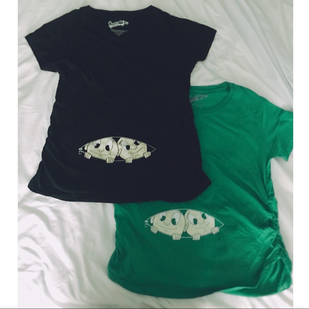 🤰🏼Twins “Peeking” Maternity T’s🤰🏼